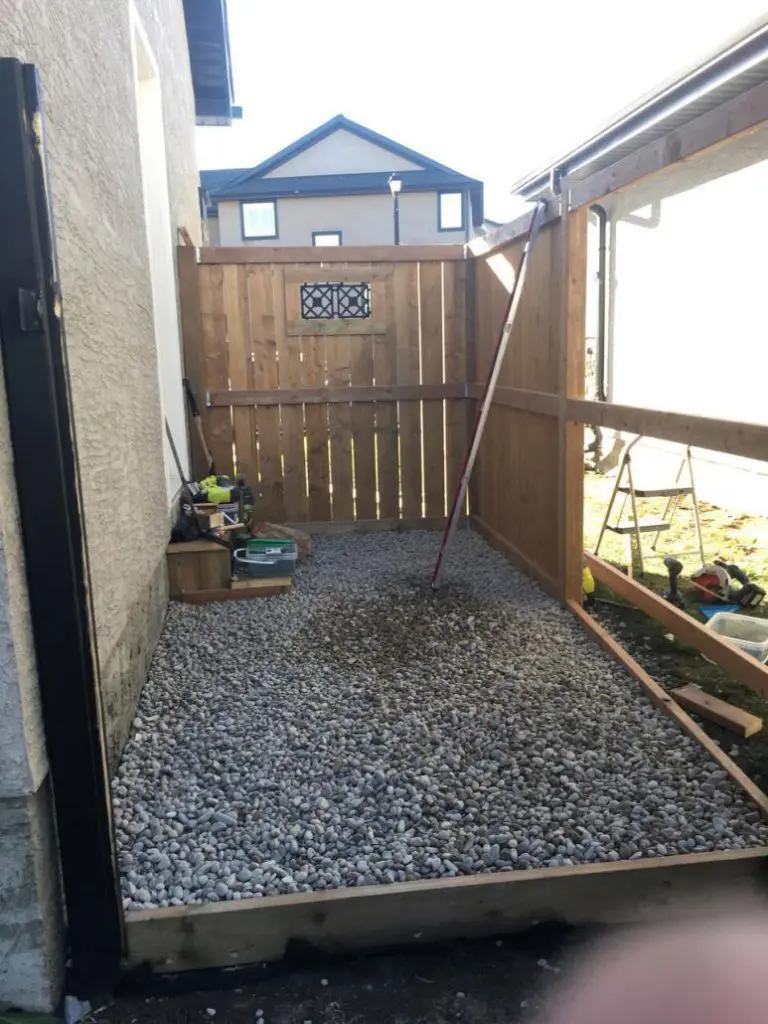 Handyman service - building a fence