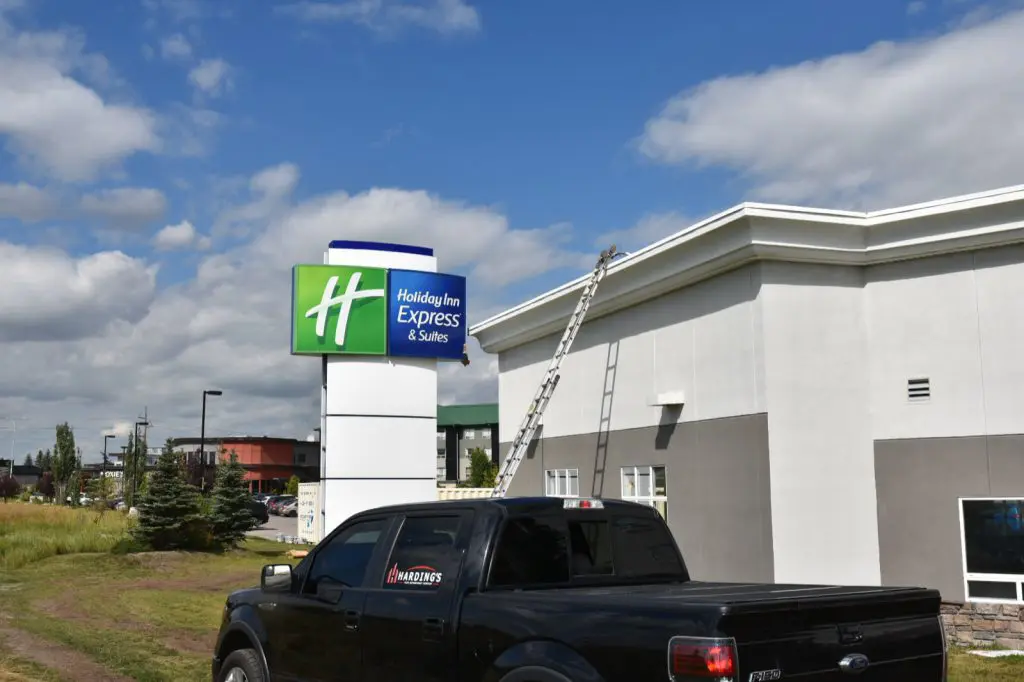 Painting of Holiday Inn Express - professional painting