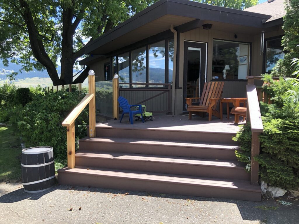 kelowna and okanagan deck repair and staining